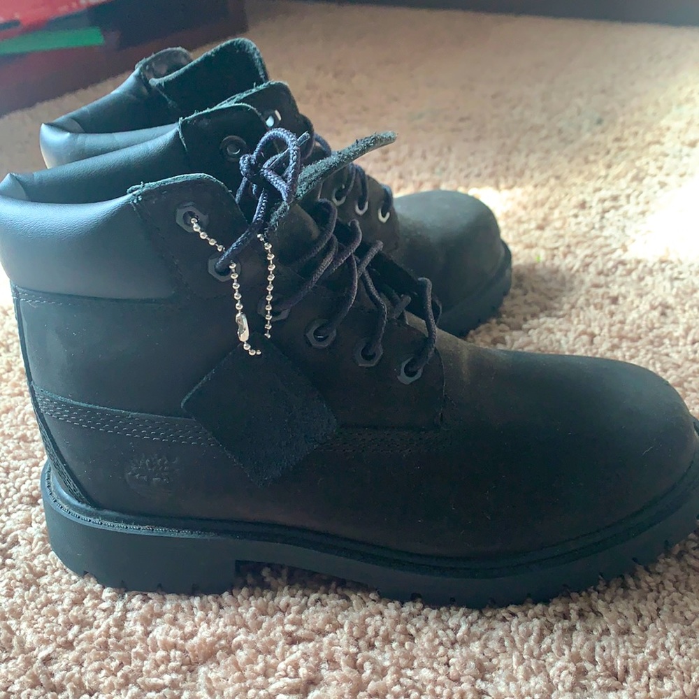 Boys Timberland Size 3 Black great condition